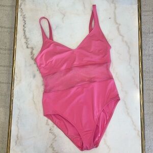 La Blanca one piece mesh midsection swimsuit🌻